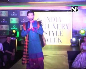 Akshay walked Ramp for the Indian Luxury Style week