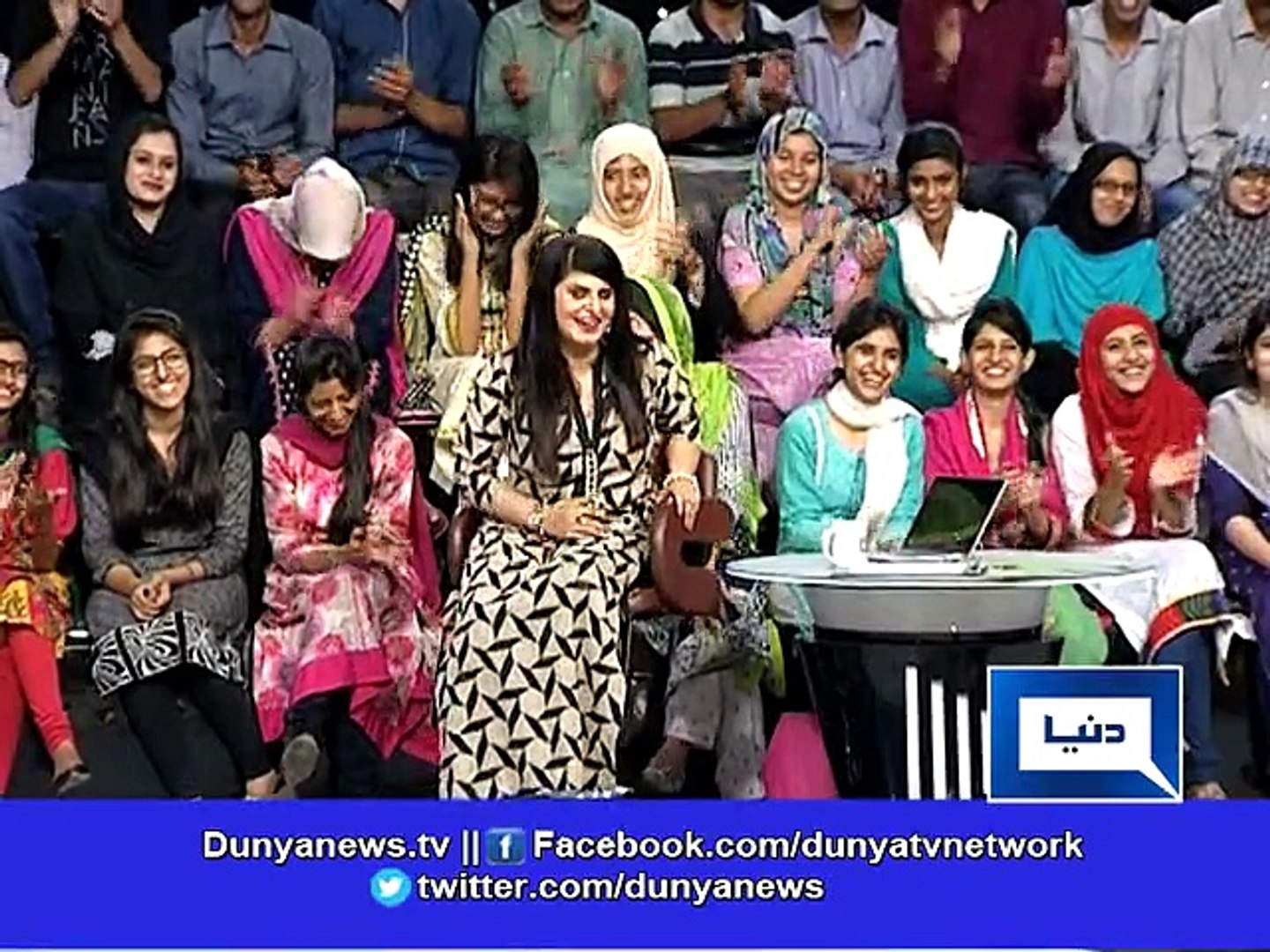 Dunya News-Listen to definition of a good wife in jogi's words . . .