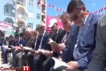 Karaman'da 2 bin kişi aynı anda kitap okudu