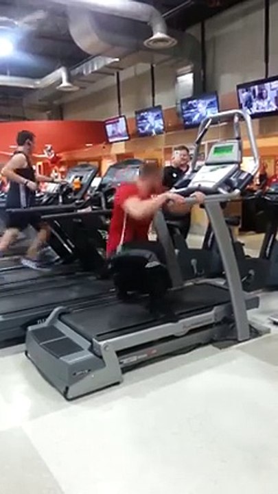 Quand tu entends du Michael Jackson à la salle de sport ! Trop fort !