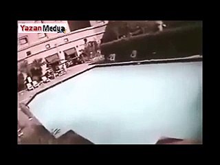 Deprem Anında Otelin Havuzu Okyanus Gibi Coşuyor