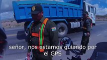 Policias de Bolivia cobran coima a motociclistas argentinos