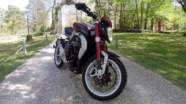 SUPER MÉCANIQUE / MV AGUSTA BRUTALE 800 DRAGSTER RR