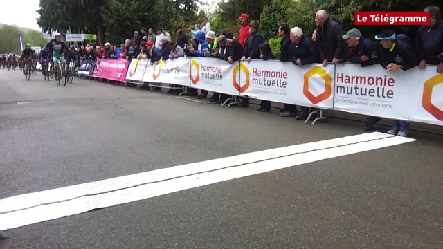 Tour de Bretagne. Issaad montre le maillot, Hoelgaard grignote