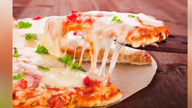 Thieves busted trying to sell stolen pizza to cops