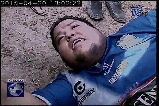 Dramática y extrema medida de taxistas informales frente a operativo de CTE