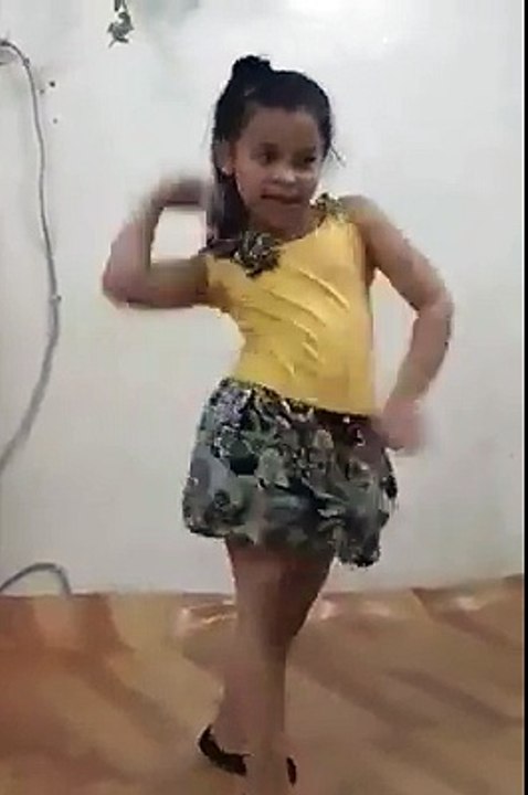 Cute little girl dance Must watch