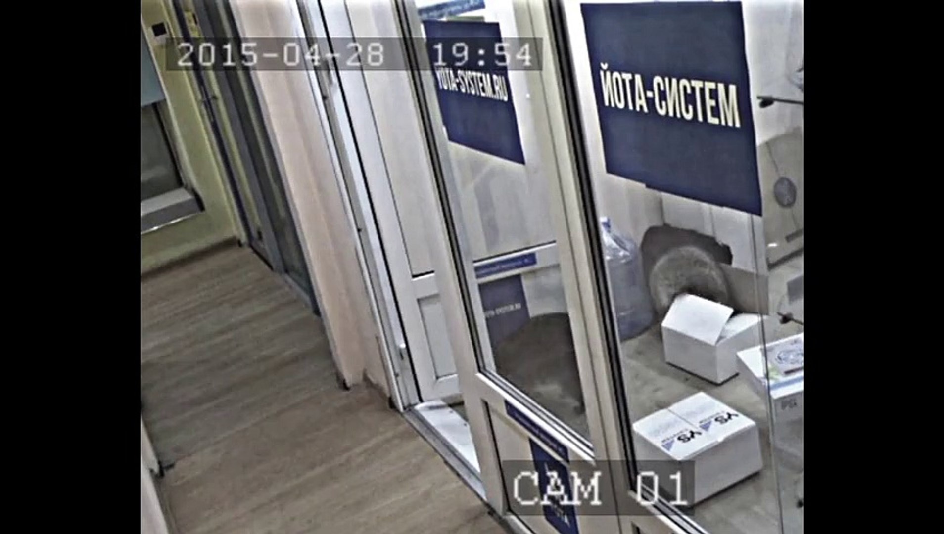 ⁣Еноты атакуют московский офис yota