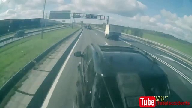 BMW X5 Driver Brake Check A 40-Tonne Truck
