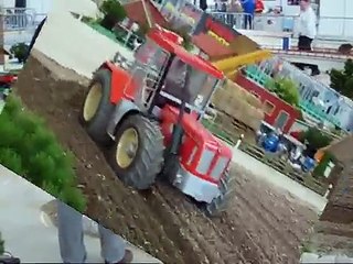 Traktoren 1:8 im Einsatz