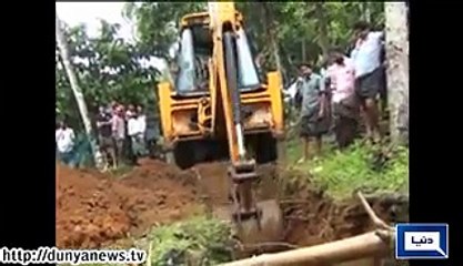 HAATHI PAANII MEIN GIR GAYA  WOH BAHAR KAISE AAYEGA .