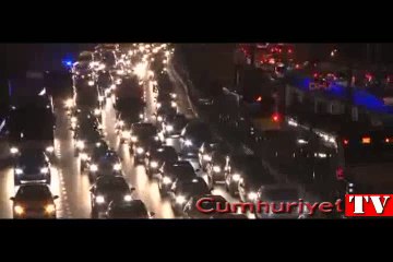 İstanbul'da trafik felç oldu