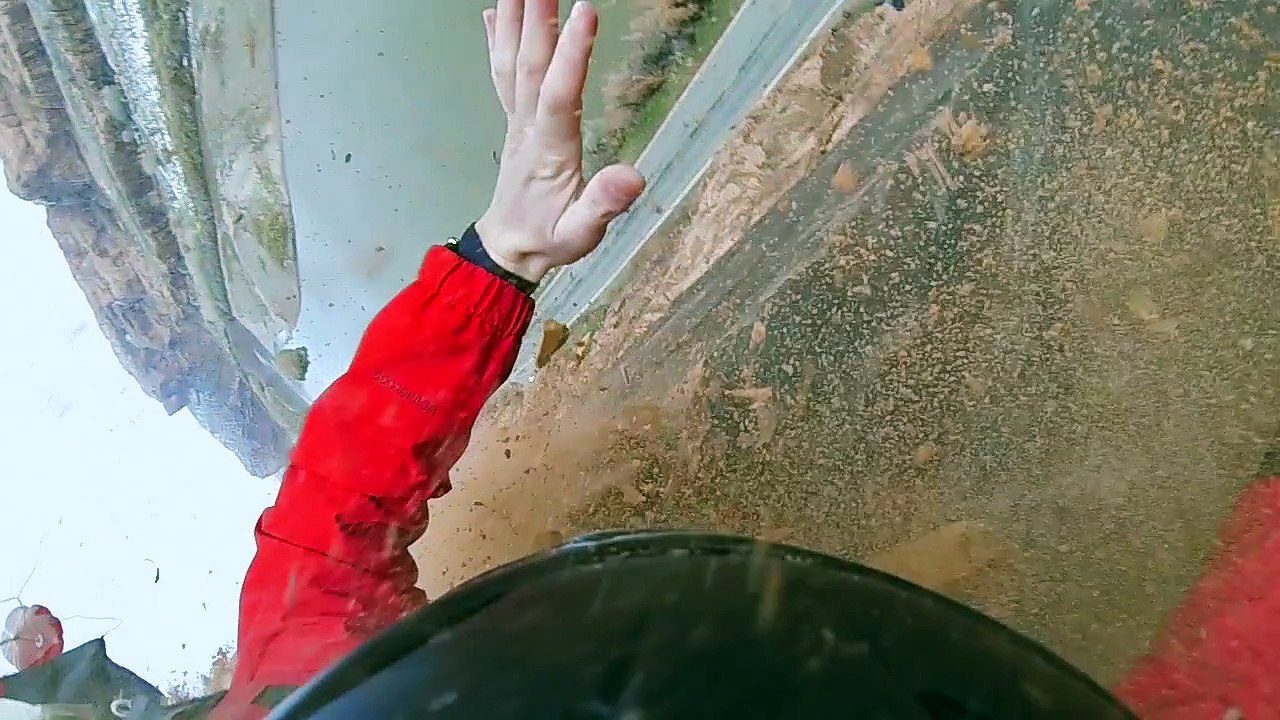 Accident de base-jump en caméra embarquée live