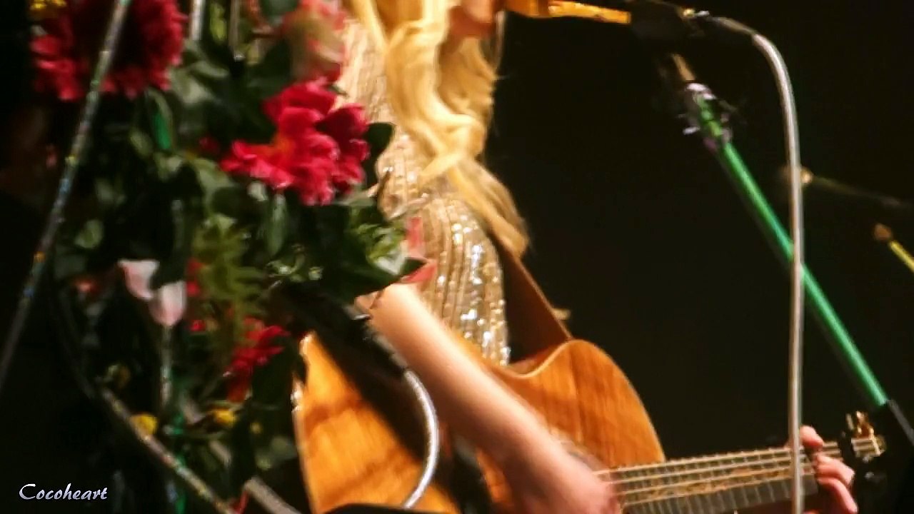 01 Lisa-Marie Fischer - Done is Done - Support Mrs. Greenbird  @ Weststadthalle, Essen - Postcards Tour 29.04.15