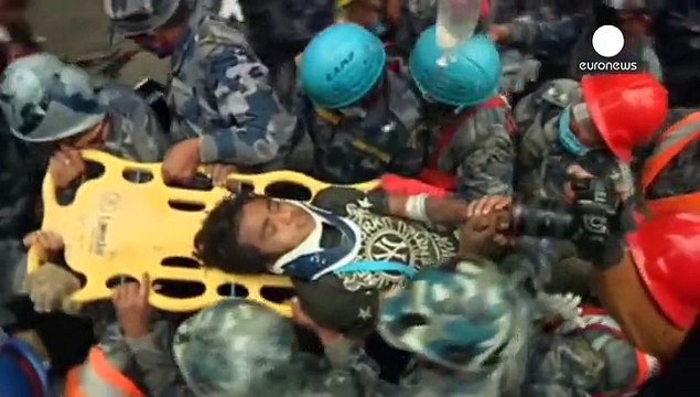 У Непалі через 5 днів після землетрусу знайшли під руїнами кількох живих