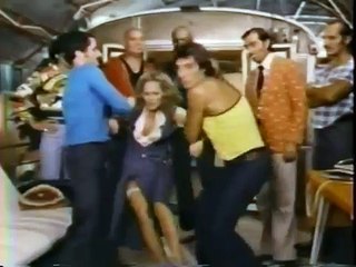 Stick 'em Up, Darlings 1974 Film URSULA ANDRESS