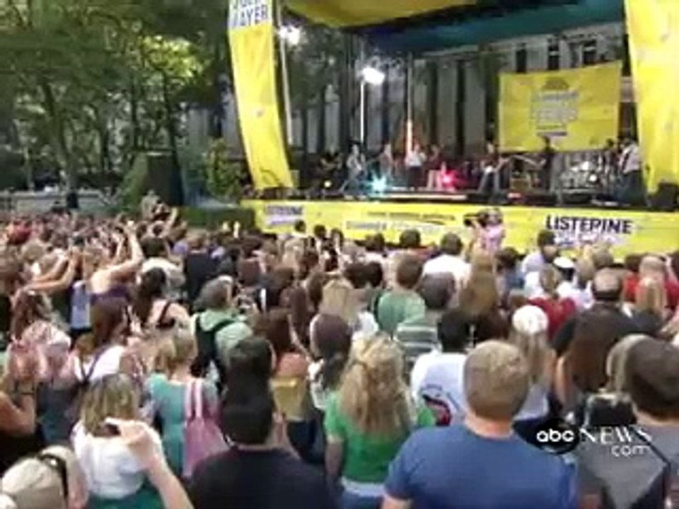 John Mayer and Eric Clapton - Crossroads (ABC News)