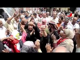 احتفالات ورقص من أمام أحد اللجان الانتخابية على بشرة خير وتسلم الأيادي بشبين الكوم