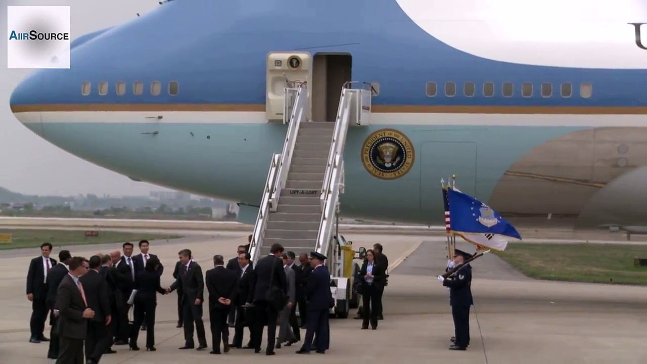 Air Force One Boeing 747 Takes-off at Osan Air Base, Korea.