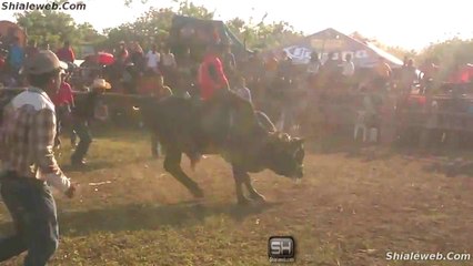SUPER JARIPEO EXTREMO EN SAN MARCOS VILLA COMOAPAN MEXICO ABRIL2015 JINETE Y TORO AL 100
