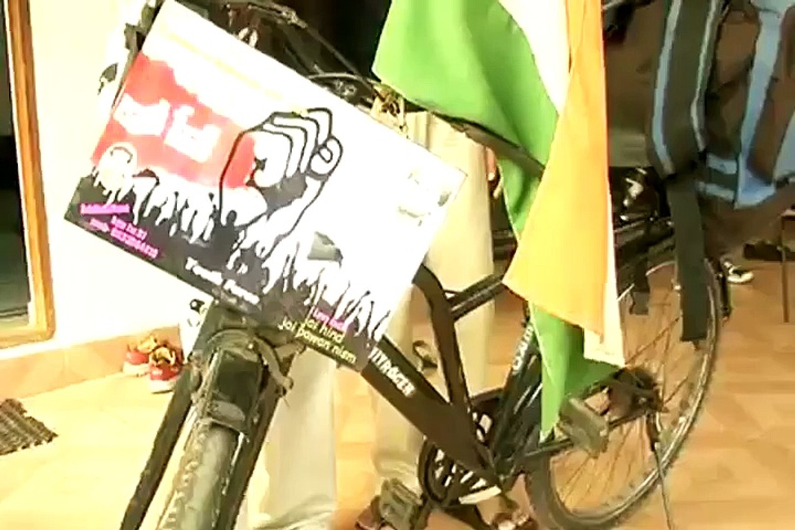 ⁣Pawan Meets His Fan after long Cycle Rally