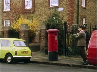 Mr. Bean - Episode 6 - Mr. Bean Rides Again - Part 3_5