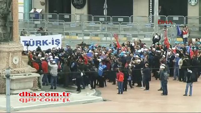 Türk-İş korteji Kazancı Yokuşu'nda