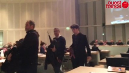 Les élus EELV quittent l'hémicycle