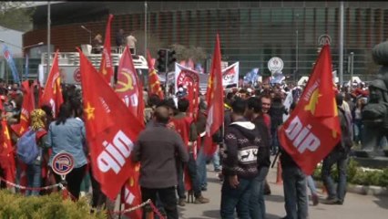 1 Mayıs Emek ve Dayanışma Günü - Kutlamalar Tren Garından Sıhhiye Meydanı'na Yürüyüşle Başladı