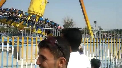 Un Irakien percuté par une nacelle de manège