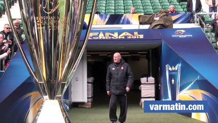 L'entraînement du capitaine sur la pelouse de Twickenham