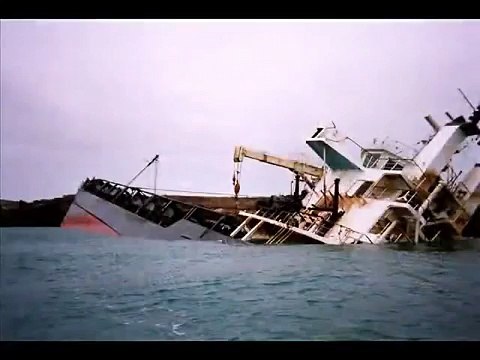 Ships Sinking, sea Diamond!