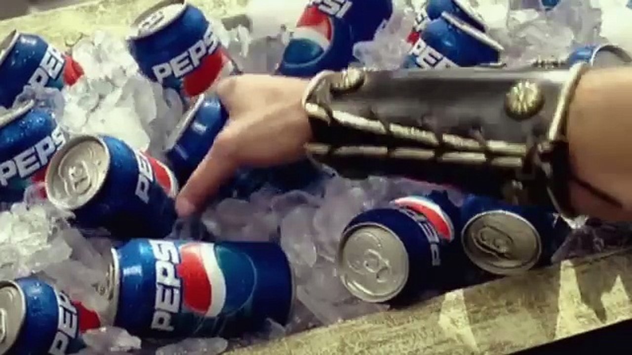 [HD] Britney Spears Beyonce & Pink We Will Rock You (Pepsi)