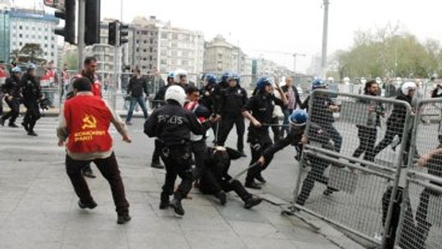 İstanbul'da 1 Mayıs! Beşiktaş'ta Polis Müdahalesi