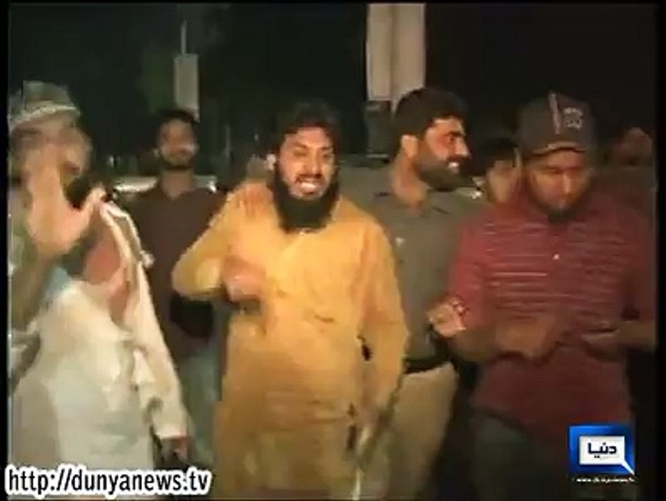 لاہورمیں د وشہریوں نے ایک پولیس اہلکار کو لفٹ د...
