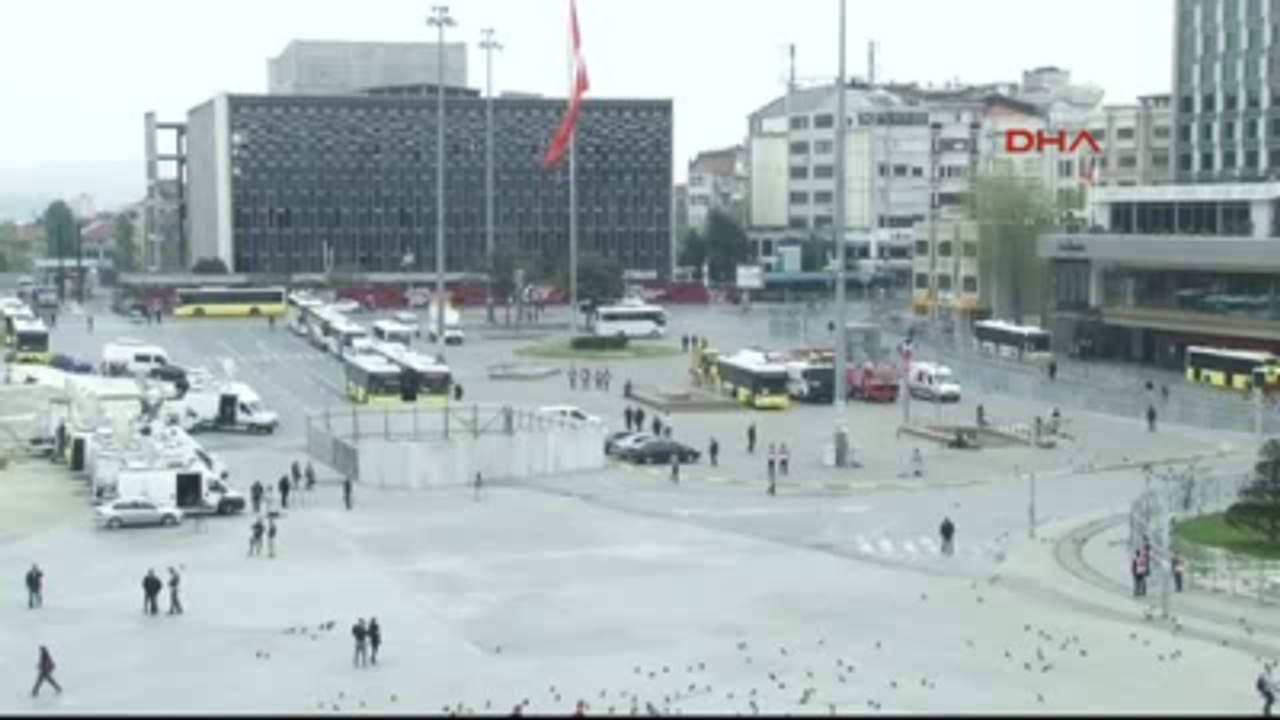 Police Arrested Two Women İn Taksim Square