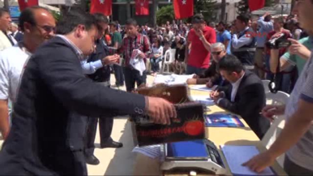 Kumluca Yarışmada 480 Gram Acı Biber Yedi, Birinci Oldu