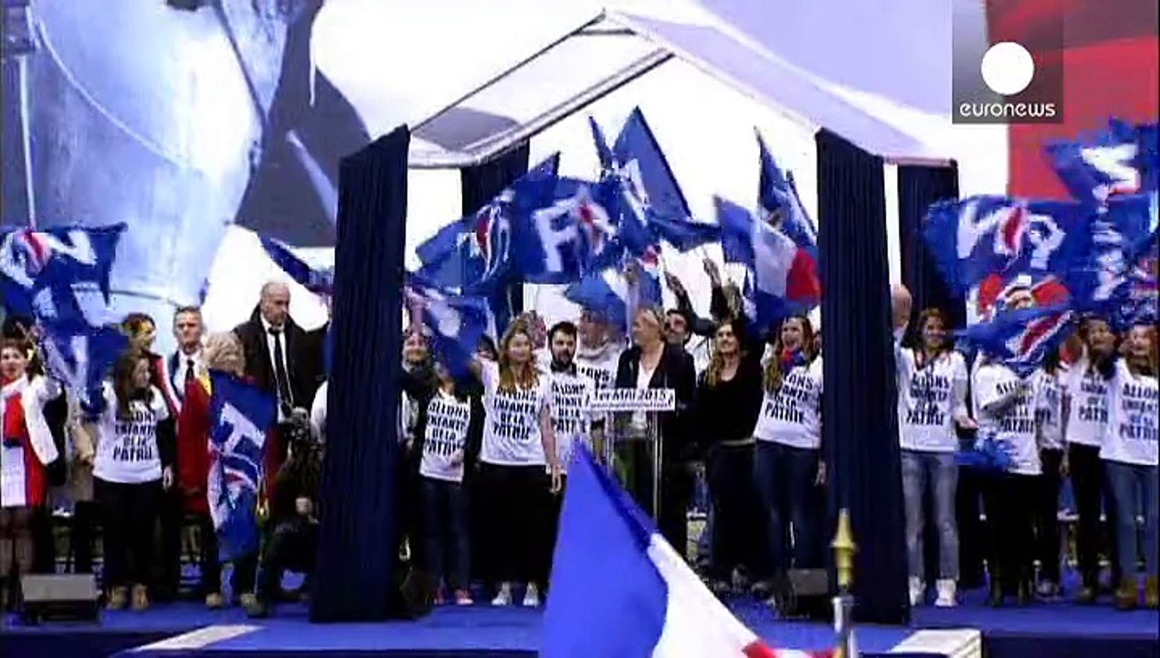 Pechos al aire contra el ultraderechista Frente Nacional en París