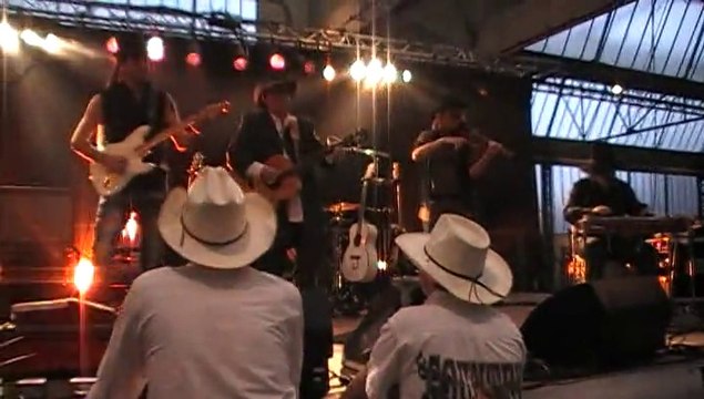 RUSTY LEGS - HOOKED ON TRAD - MEDLEY