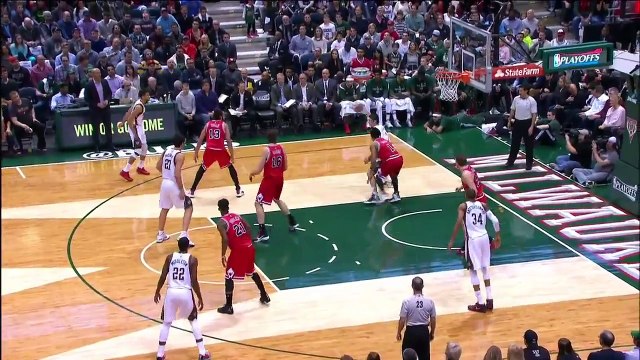 Mike Dunleavy & Giannis Antetokounmpo se chauffent