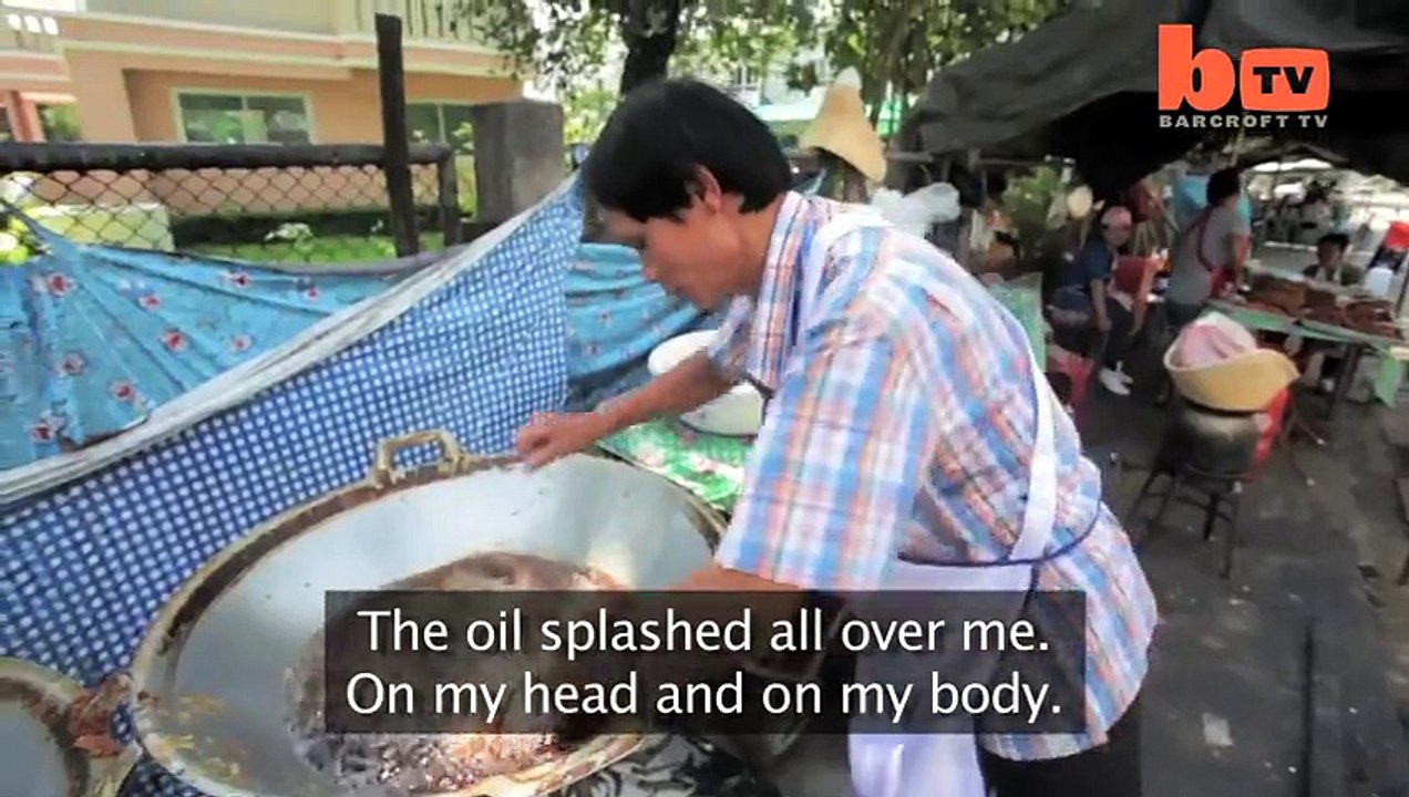 ---Superhands- The Man That Fries Chicken With His Hands - YouTube