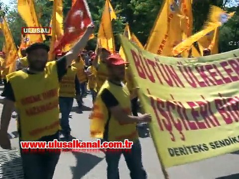 İstiklal Marşı tek yürek okundu işçilere birlik mesajları verdi