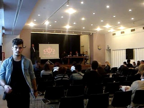 Ερωτήσεις στην εκδήλωση του Clever-Net στο Πνευματικό Κέντρο ΓΙΑΝΝΗΣ ΡΙΤΣΟΣ στις 25-4-2015