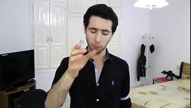 بدموع شاب تونسي يفرّك فيهم على داعش