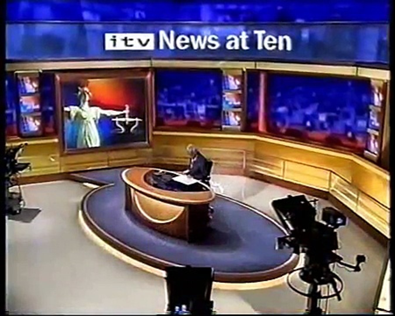Itv News At Ten With Trevor Mcdonald 2002 Video Dailymotion