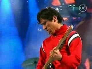 Los Prisioneros -No necesitamos banderas