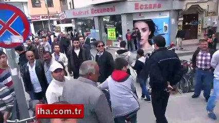 Ve buda oldu. Emniyet Müdürü Gazeteciye Yumruk Attı