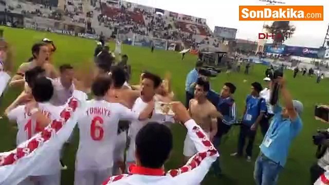 Dünya şampiyonu olan Trabzon Erdoğdu Anadolu Lisesi nin maçsonu görüntüleri