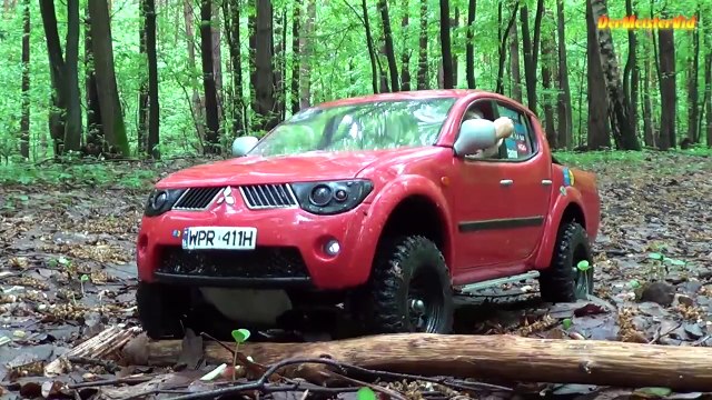 RC Mitsubishi L200 / MUD AND DEEP WATER OFF-ROAD DRiVE