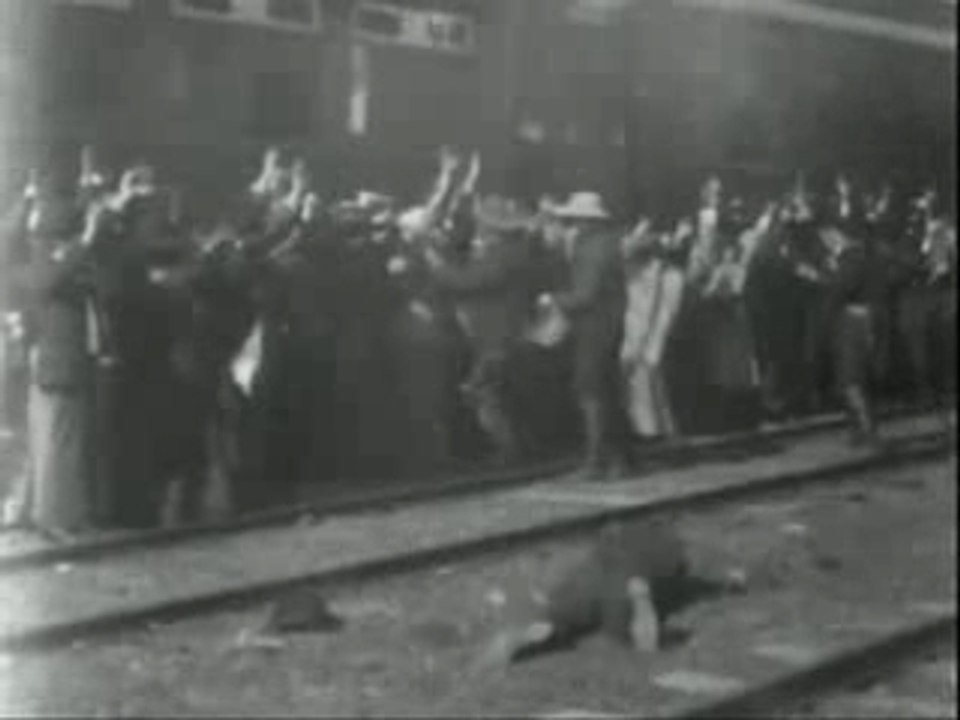 Charlie Chaplin -The Great Train Robbery